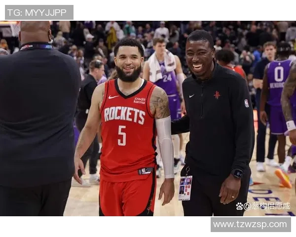 火箭与爵士激战回顾12月7日精彩比赛录像全程回放