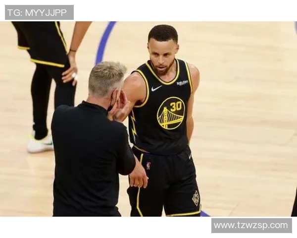 库里出坏消息，勇士露出两大短板！科尔赛后还很自傲，波杰不如新秀